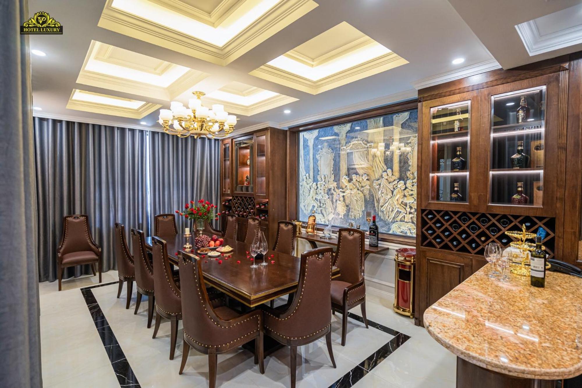 Vp Luxury Hotel